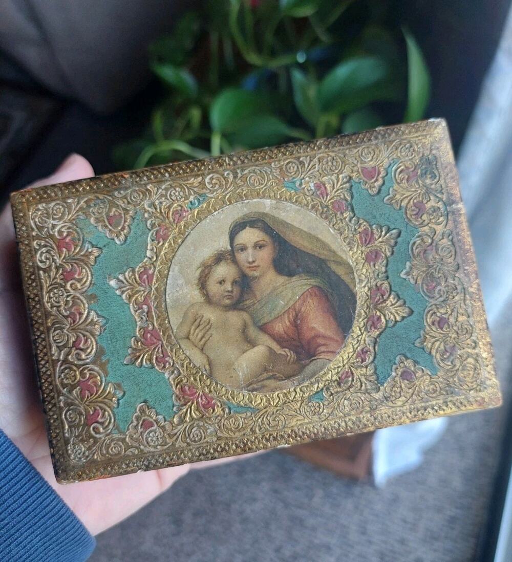 Vtg Italian Florentine Wood Gold Gilded Lidded Box Madonna & Child Rosary